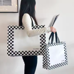 Non-woven shopping bag